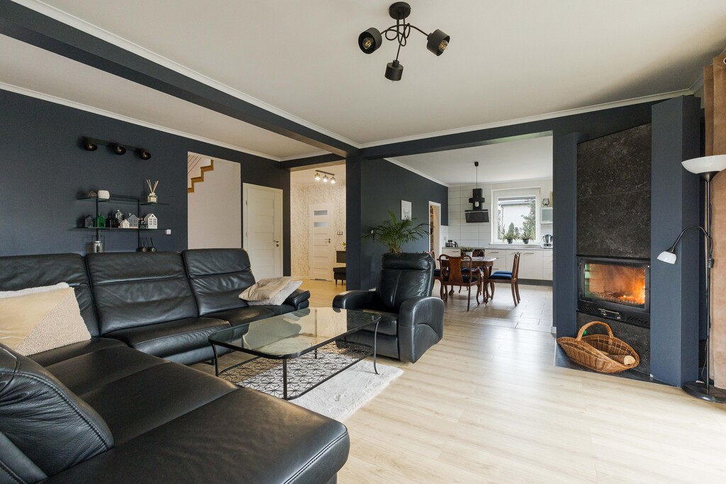 Przestronny dom pod miastem – cisza i wygoda